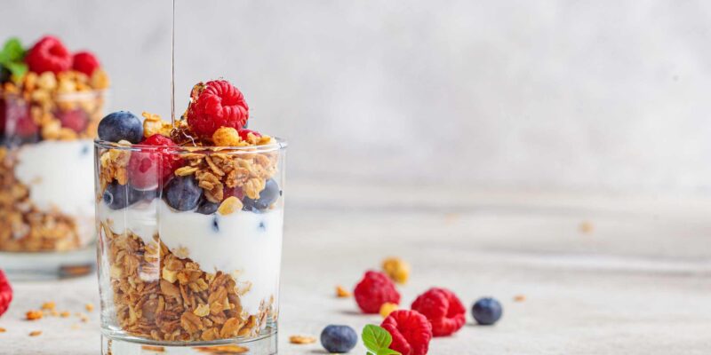 Breakfast recipe berry yoghurt